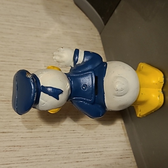 Vintage Donald Duck Cast Iron Bank - Picture 5 of 8